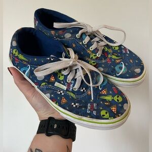 Vans “out of this world” sneakers👽🍕🍩🪐 size Youth 5